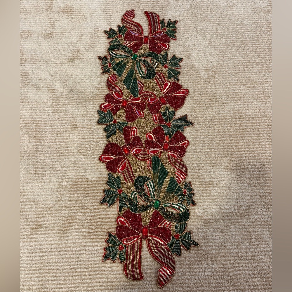 Christmas Bow Beaded Table Runner